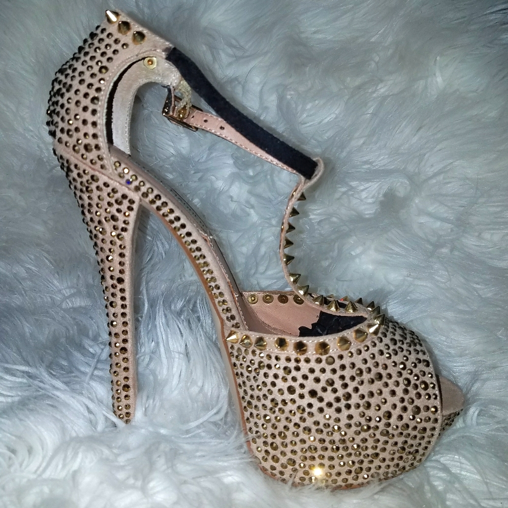 Steve Madden "Angelz" T-strap Pump